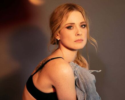 Alexandra Breckenridge