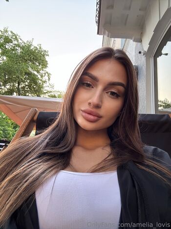 amelia_lovis