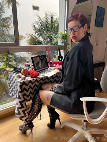 ana.devin.tv