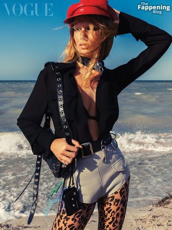 Anna Ewers