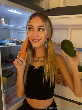 anna_katana