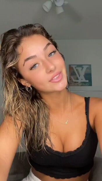 Ava Majury