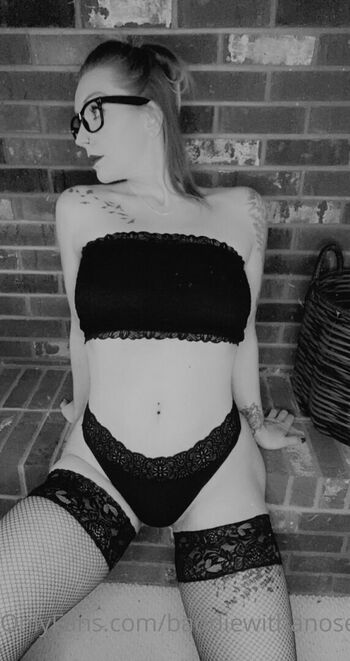 baddiewithanosering