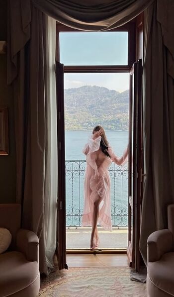 Baek Si Young