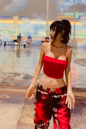 Bai Ling