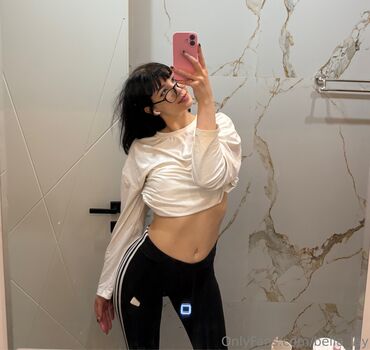 bella_lay