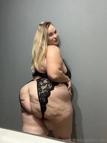 bootyassgirl