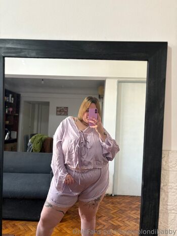 bustyblondibabby