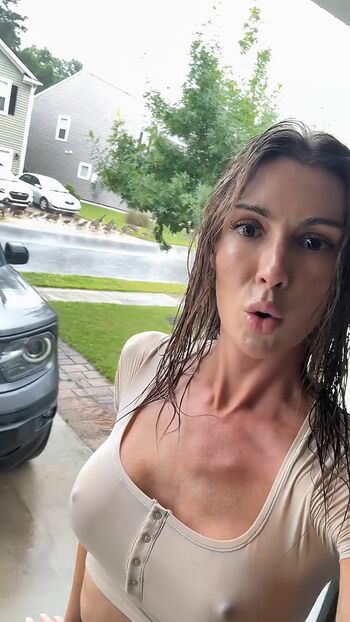 Carolina White