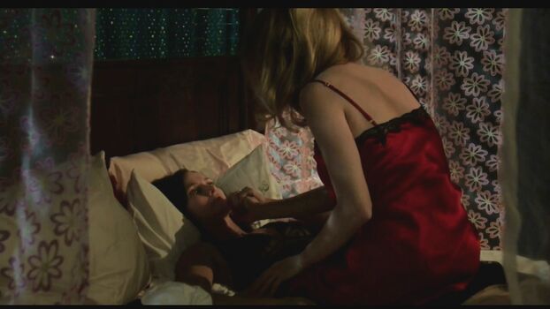 Carrie-Anne Moss