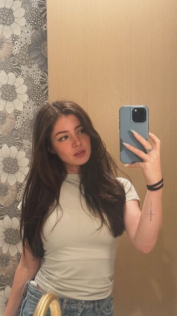 Chrissy Costanza