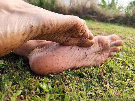 clarita.feet