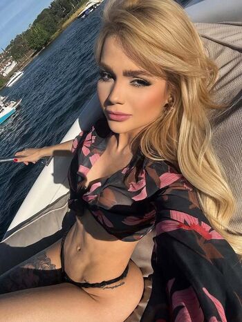 Debora Julia