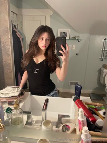 ellaharperr1