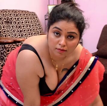 Eti Debnath