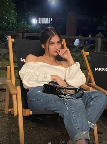 girl_elvira