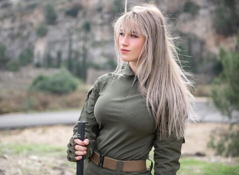 Girls With Guns