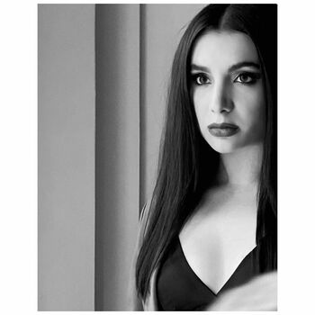 Hannah Marks
