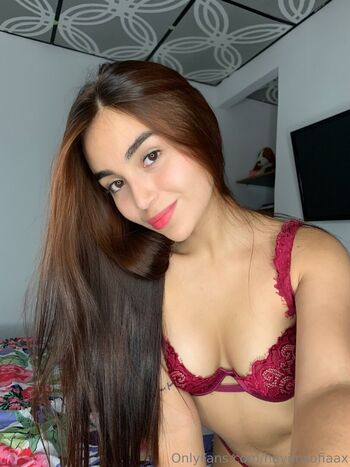 heyimsofiaax