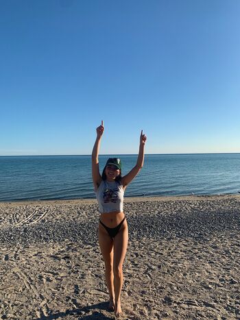 Hitchhikercourtney
