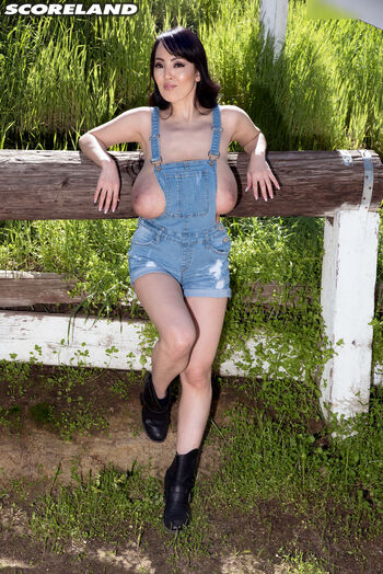 Hitomi Tanaka