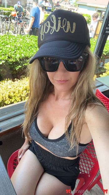 hot_wife_victoria