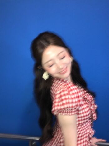 Huh Yunjin 허윤진