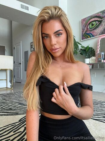 itsallienicole