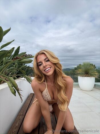 itsallienicole