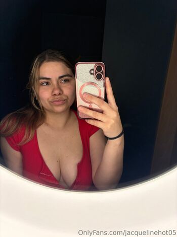 jacquelinehot05