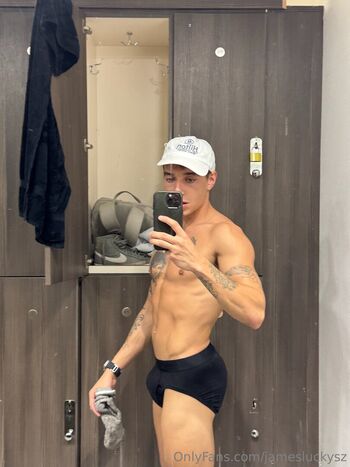 jamesluckysz