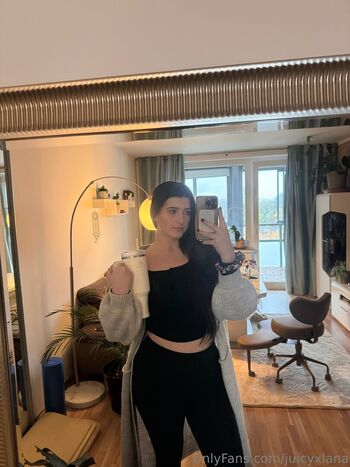 juicyxlana