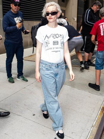 Julia Garner