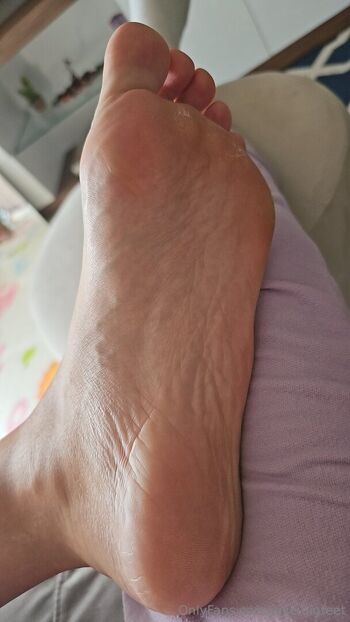 julie.bigfeet