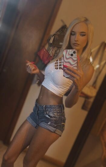 Kelly Lyn