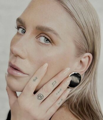 KeshaRose