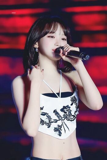 Kim Chaewon