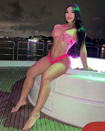Laura Van