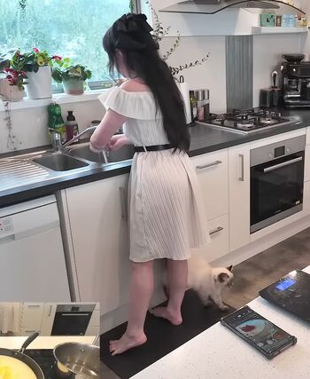 Layna Lazar
