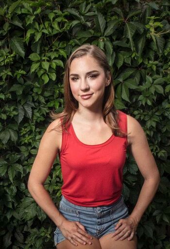 Mikhaila Peterson
