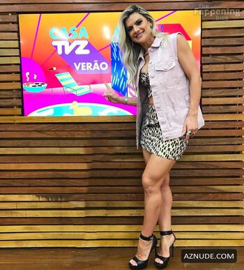 Mirella Santos
