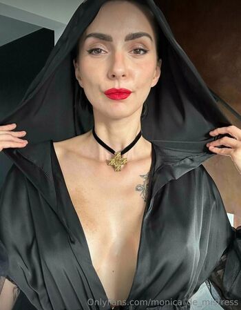 monica_de_mistress