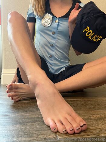myposedtoes