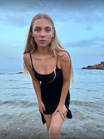 naughty_mollyfree
