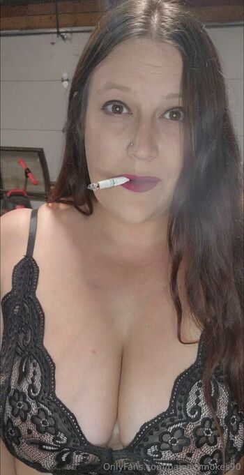 paige_smokes90
