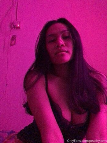 peachystrawberry