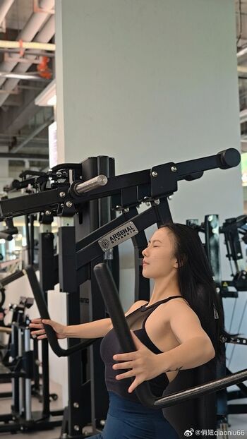 俏妞qiaoniuTT
