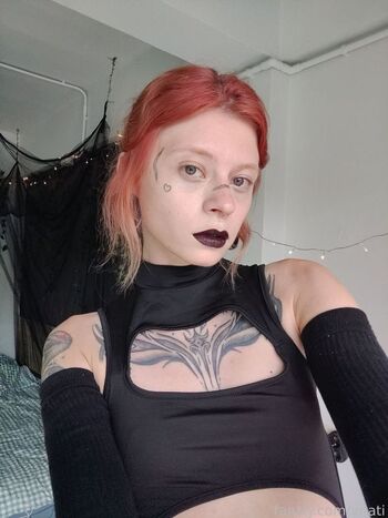 Redhead Vi