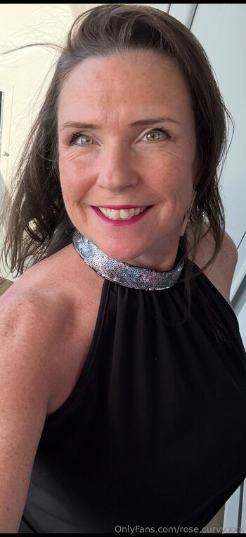 rose.curvy.xxx