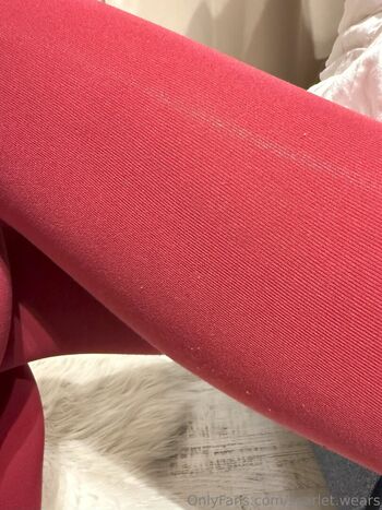 scarlet.wears
